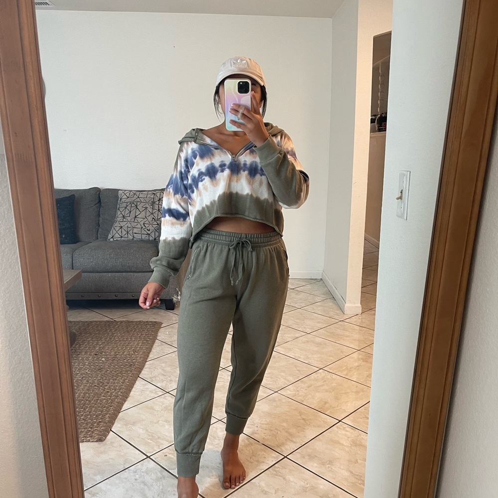 Aerie Lounge Set